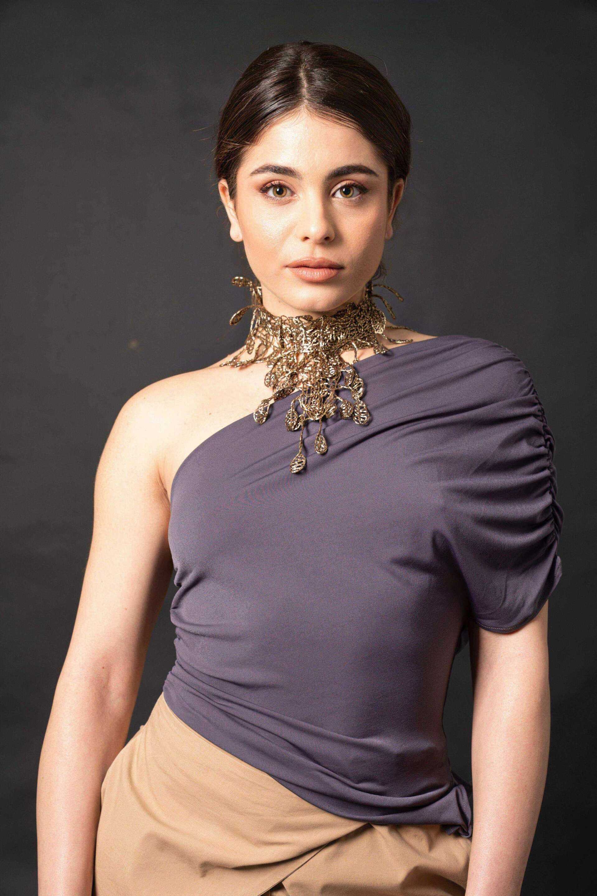 Miniatura Collana a cravattino in rete metallica e foglie - 100%CACHEMIRE