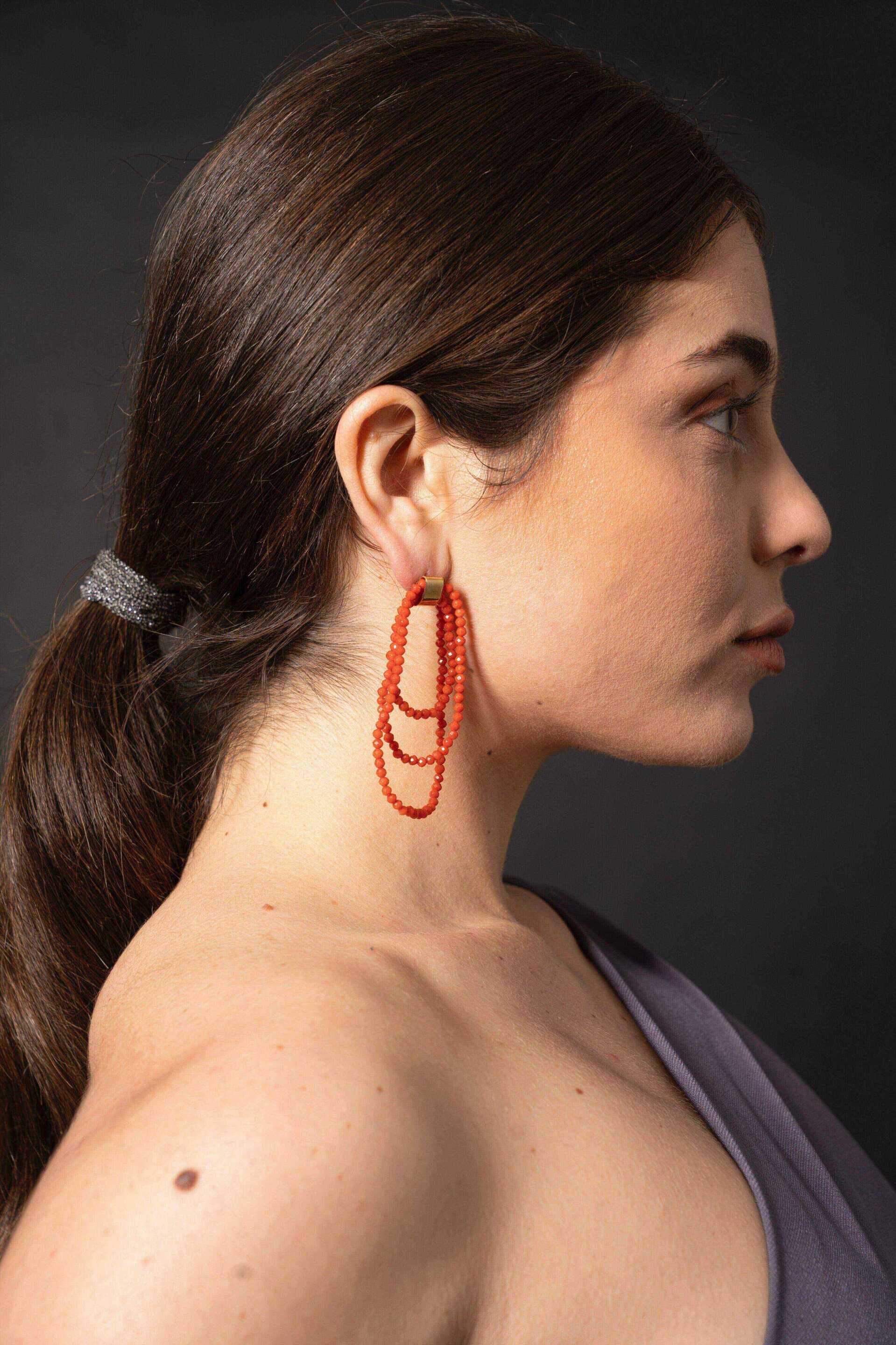 Miniatura Orecchini a cerchi di corallini - 100%CACHEMIRE